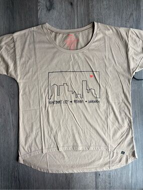 Rare 2012 Stussy x Lovemade Heartbeat City Beige Short Sleeve Tee Sz.M